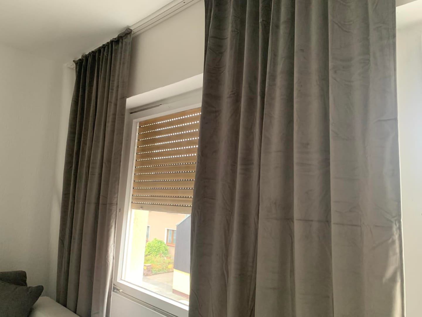 Customer photo review of Samt Verdunkelungsvorhang nach Maß · Verona