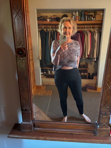 Customer photo review of MerinoFlex® McKenna Pocket Leggings - Black