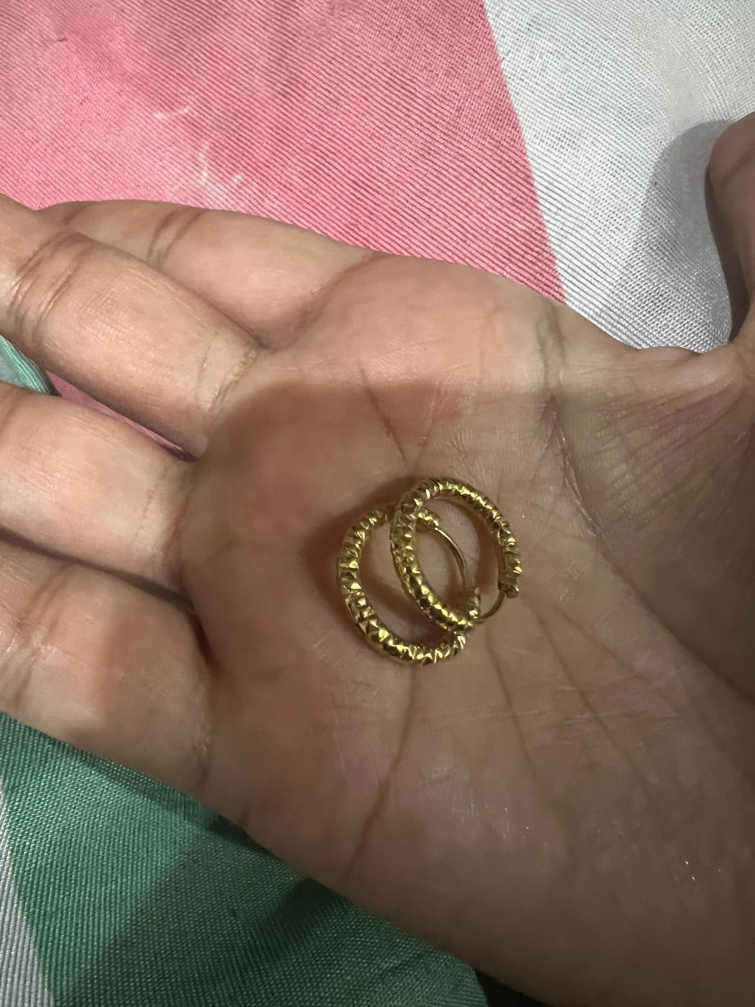 Customer photo review of Textura Luxe Hoops