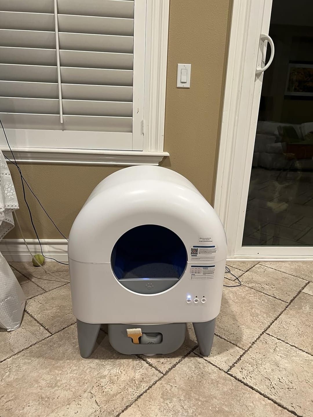 Customer photo review of Cumrige M4 Self-Cleaning Litter Box | Smart Odor-Control Automatic Cat Litter Box
