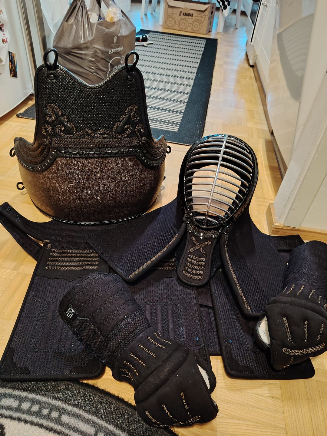 Customer photo review of *SPECIAL OFFER!* - 'VANGUARD MYRMIDON' Super Protective GUARD-STITCH KendoStar Bogu Set