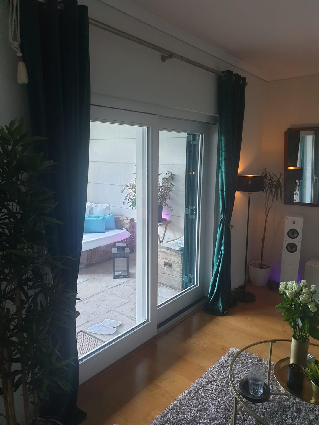 Customer photo review of Samt-Vorhang nach Maß · Milano