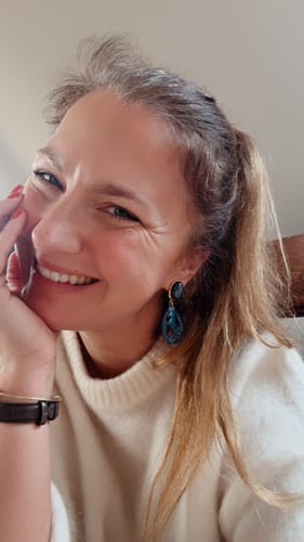 Customer photo review of Pferde-Ohrstecker in Dunkelblau von AmuseToi