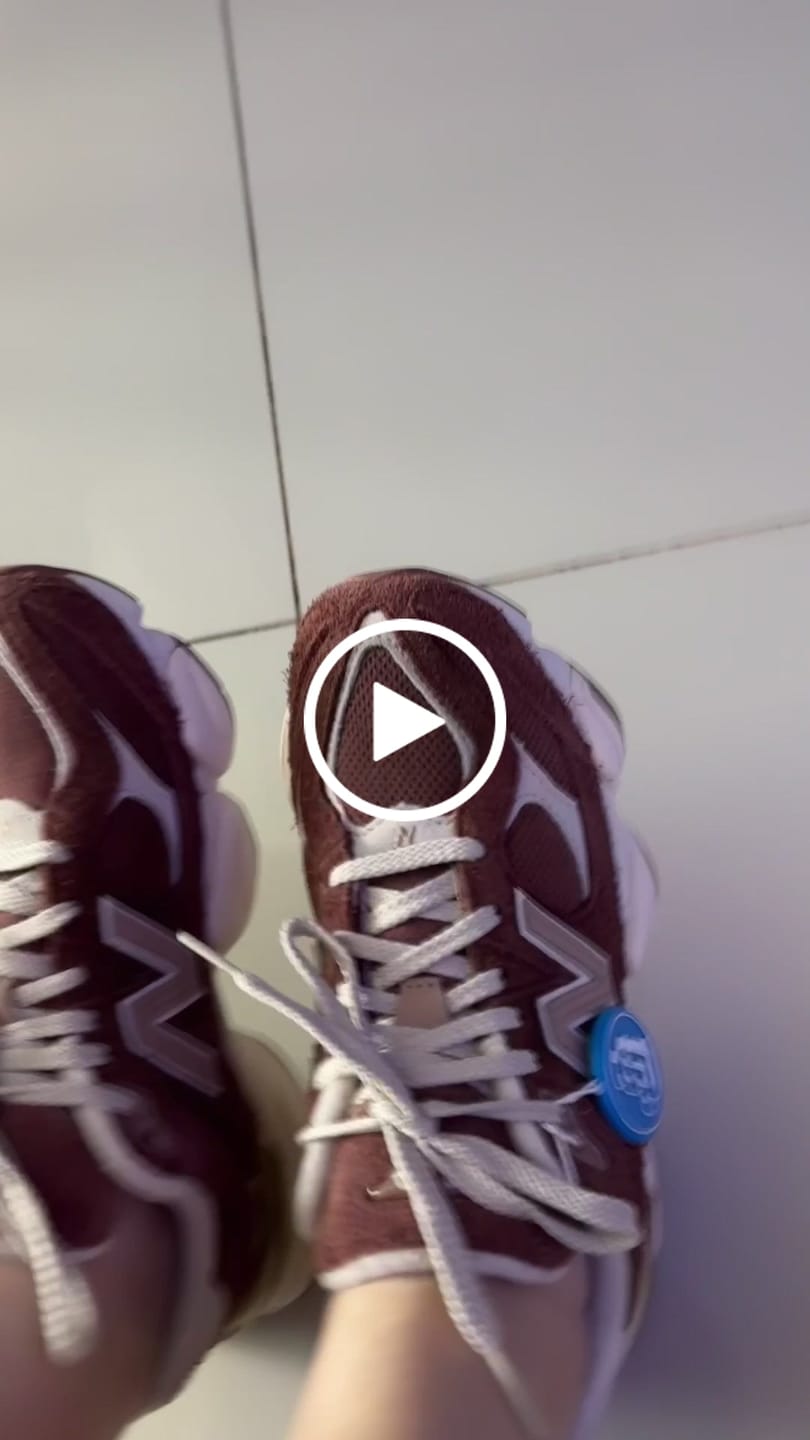 Customer video review of Tênis New Balance 9060 'Rich Oak' Marrom / Bordô