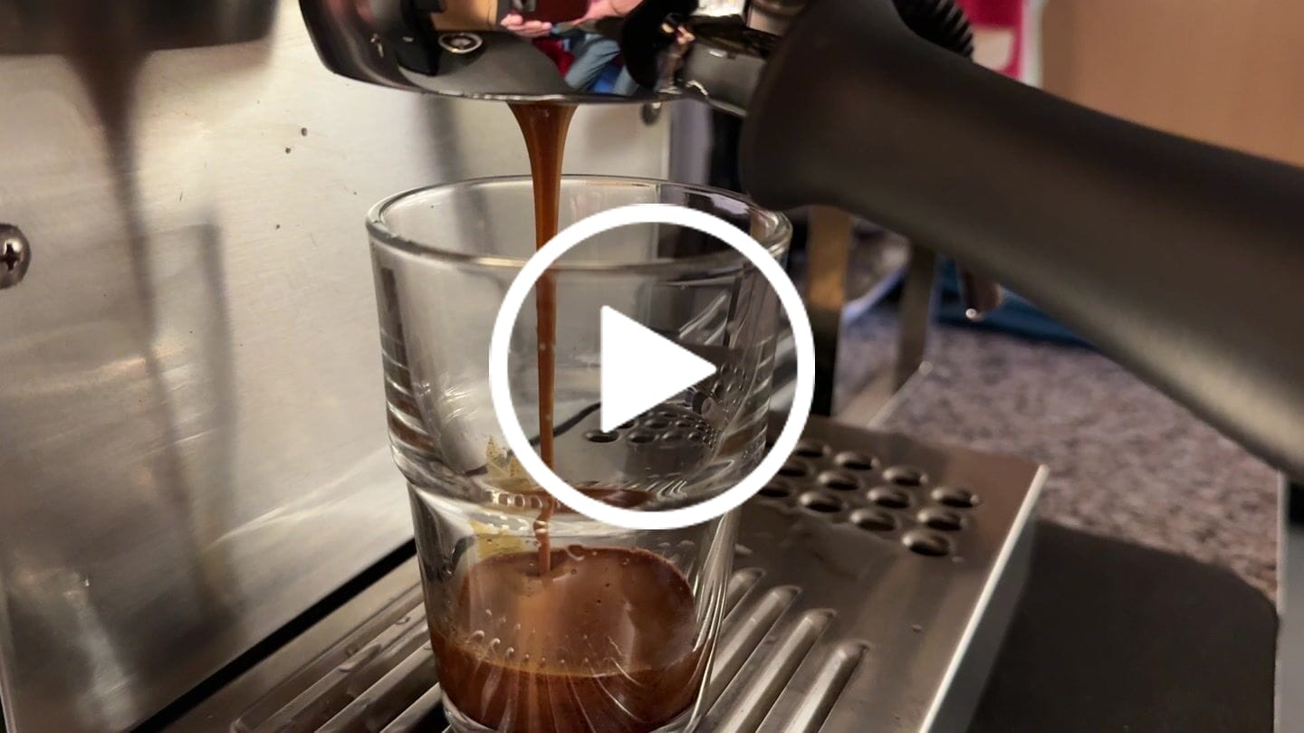 Customer video review of N°5 Löwenburg – Kraftvolle Intensität mit samtiger Crema – Espresso Bar Mischung