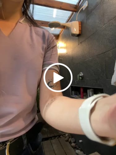 Customer video review of CORRECTOR  LÍQUIDO  1ST SCENE