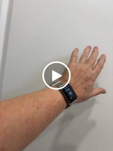 Customer video review of Besque™ Magic Body Oil - 100ml