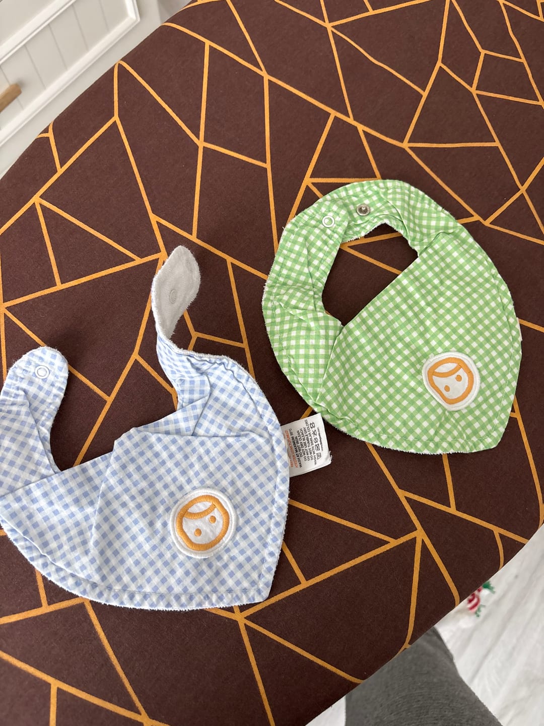 Customer photo review of Organik Pamuk 2'li Sıvı Geçirmez Piknik Bandana Önlük Seti