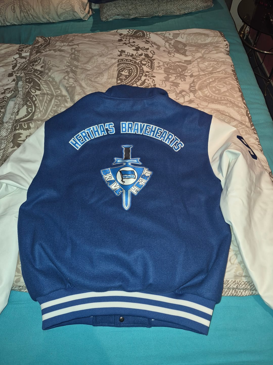 Customer photo review of Maßgeschneidertes Himmelblau Weiß Jacke