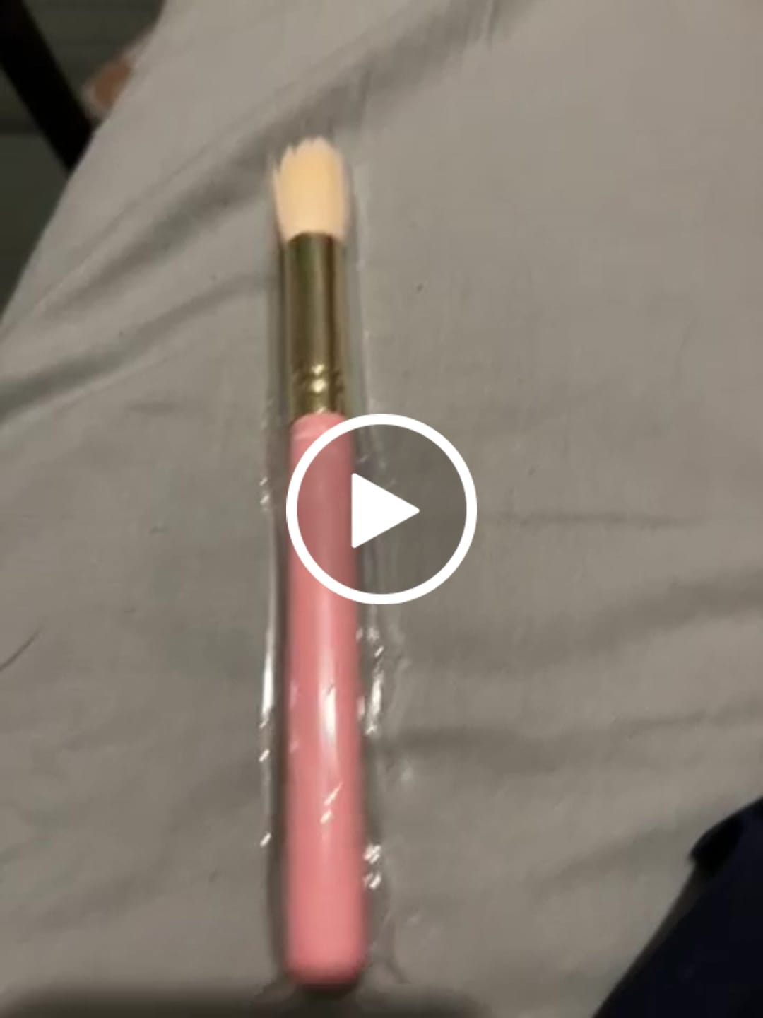Customer video review of P.Louise F70 Face Brush