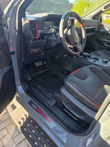 Customer photo review of Pisos Calce Perfecto Ford Ranger Raptor 2da Gen (2023 - 2026)