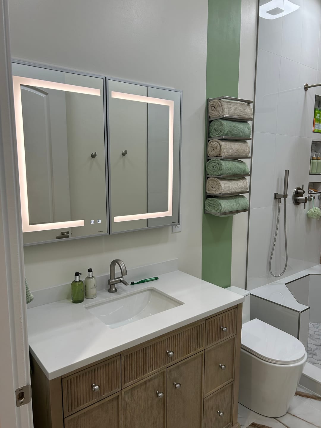 Customer photo review of Bath Towel Rack
