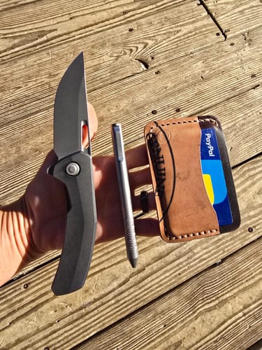 Laura T. review of Archer - Blackwash image 1 out of 1