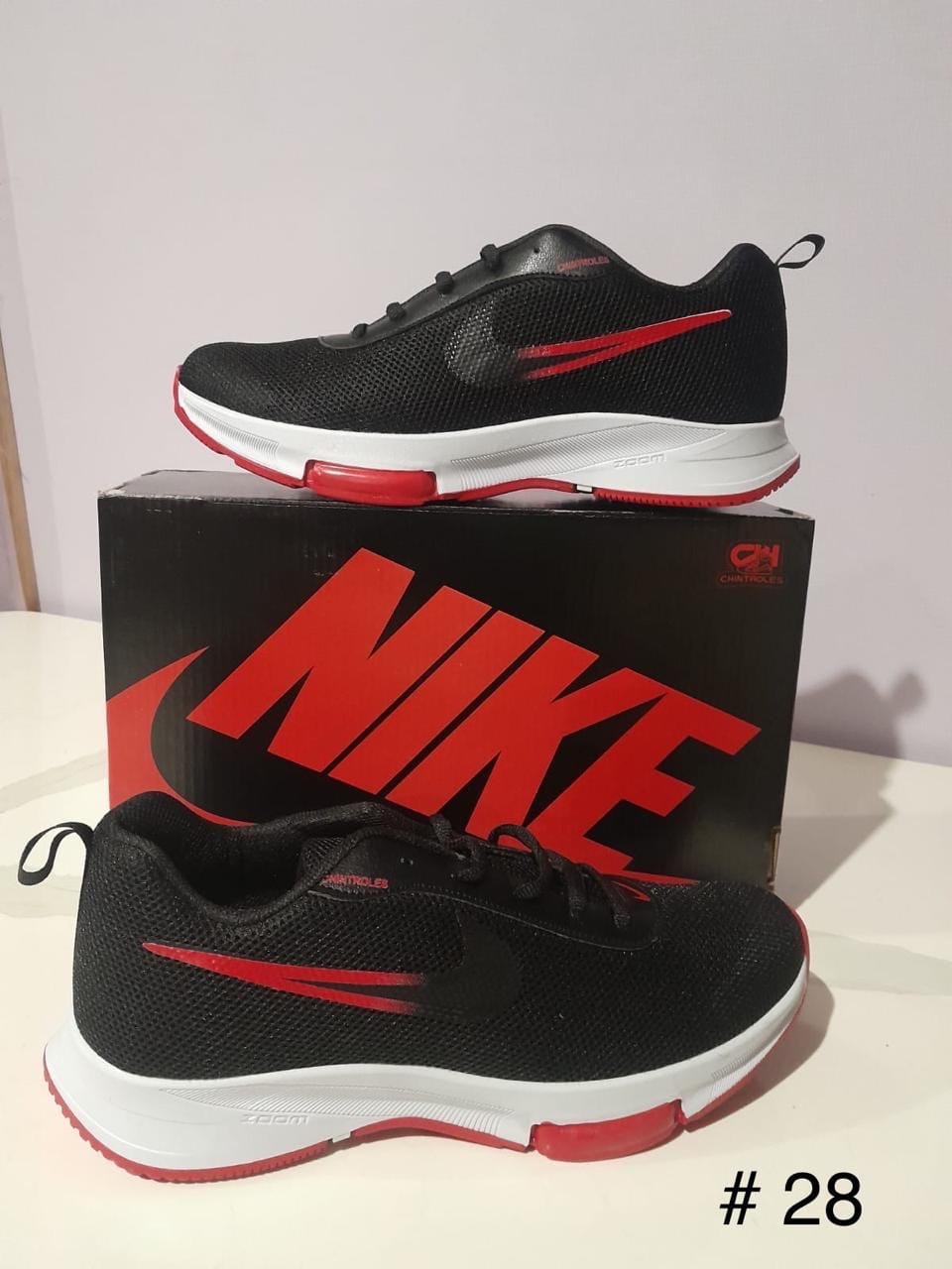 Customer photo review of Tenis 025 Negro Negro Rojo