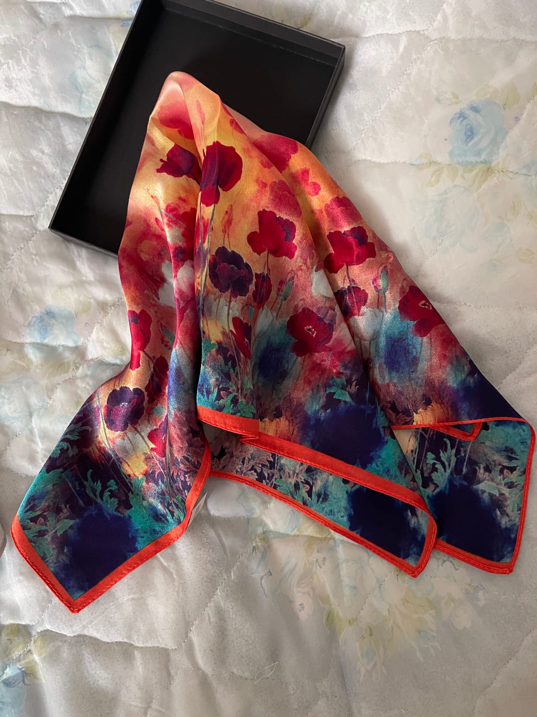 Customer photo review of Fatima Foulard (100% Seta - 53cm)