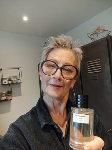 Avis photo d'un client sur A30 similaire à Eau des Merveilles de Hermes