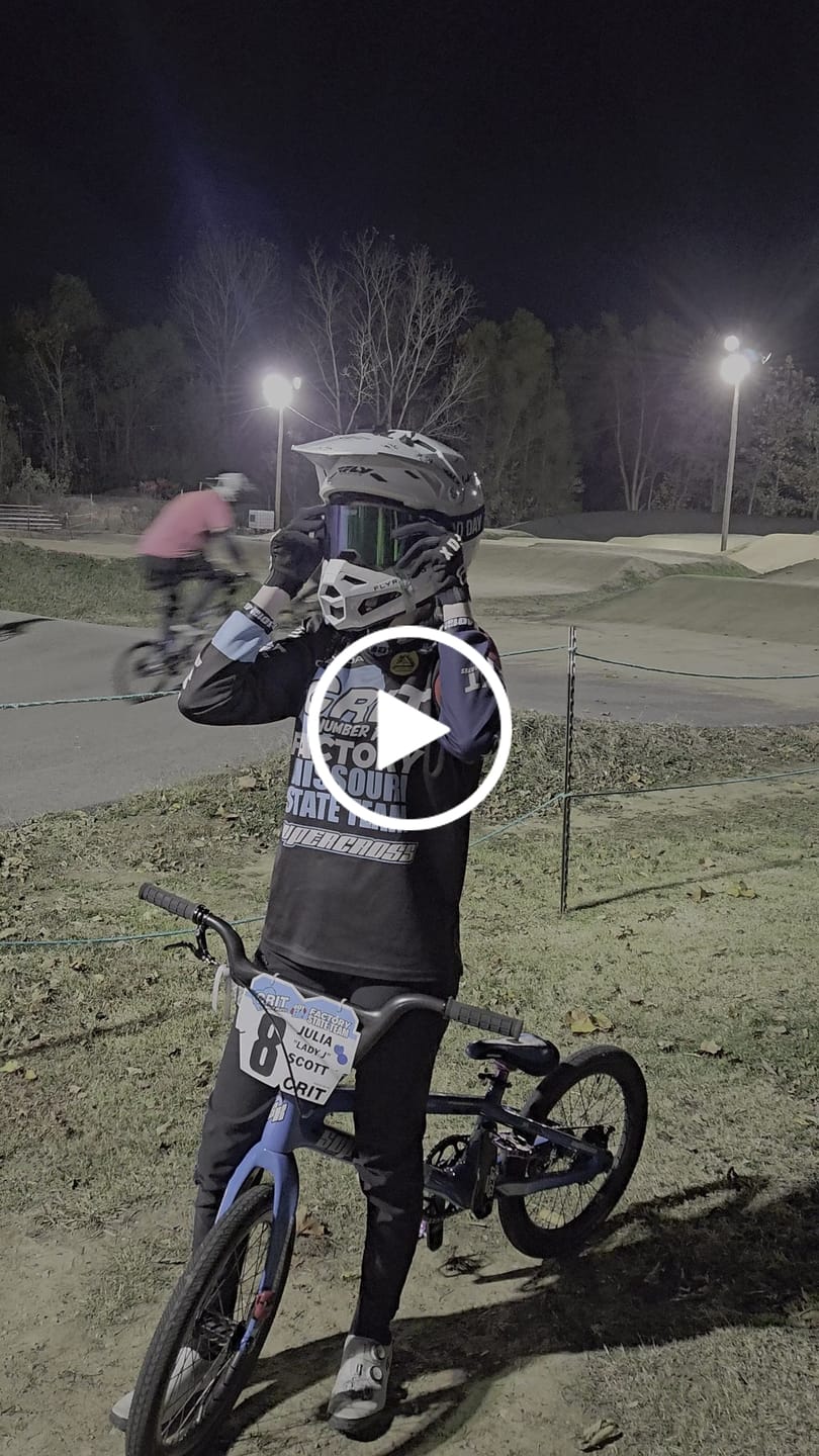 Customer video review of The Valorie Moto/MTB Goggle - Shred Green Lens