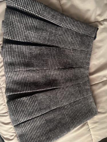 Customer photo review of Suiting Pleated Plaid Mini Skirt