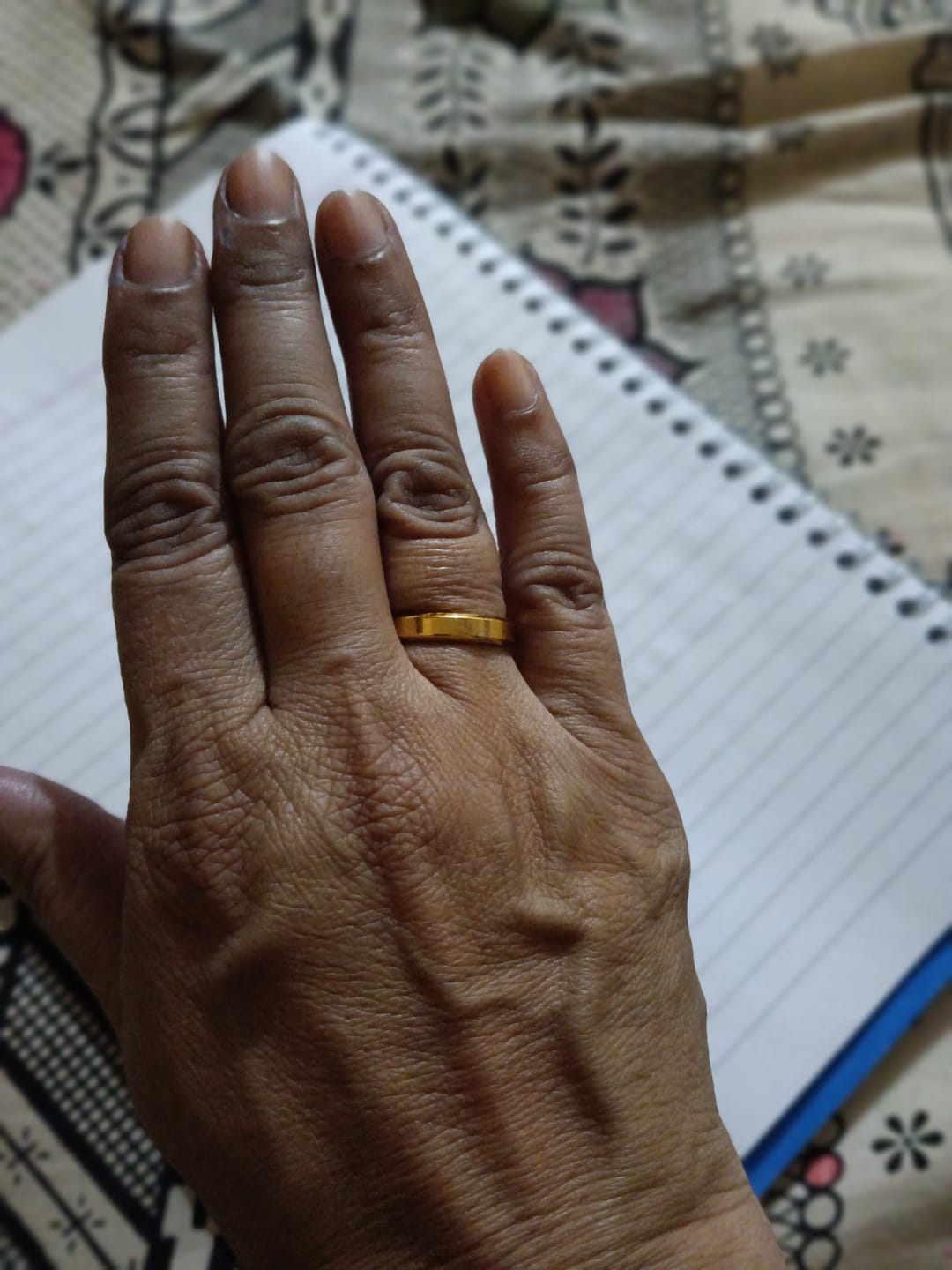 Customer photo review of Sleek Edge Golden Band Ring