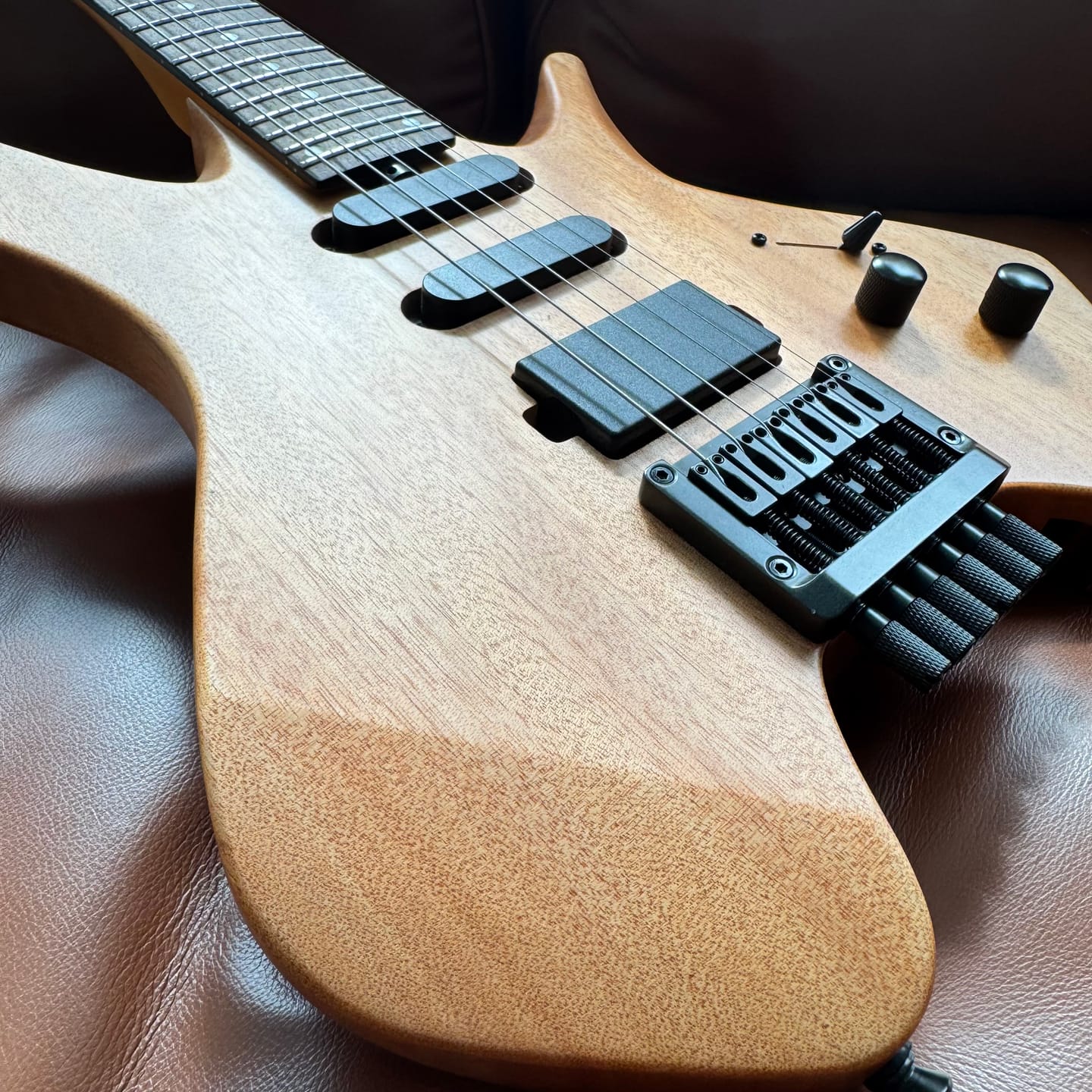 Customer photo review of Donner NHL-500 Headless Electric Guitar