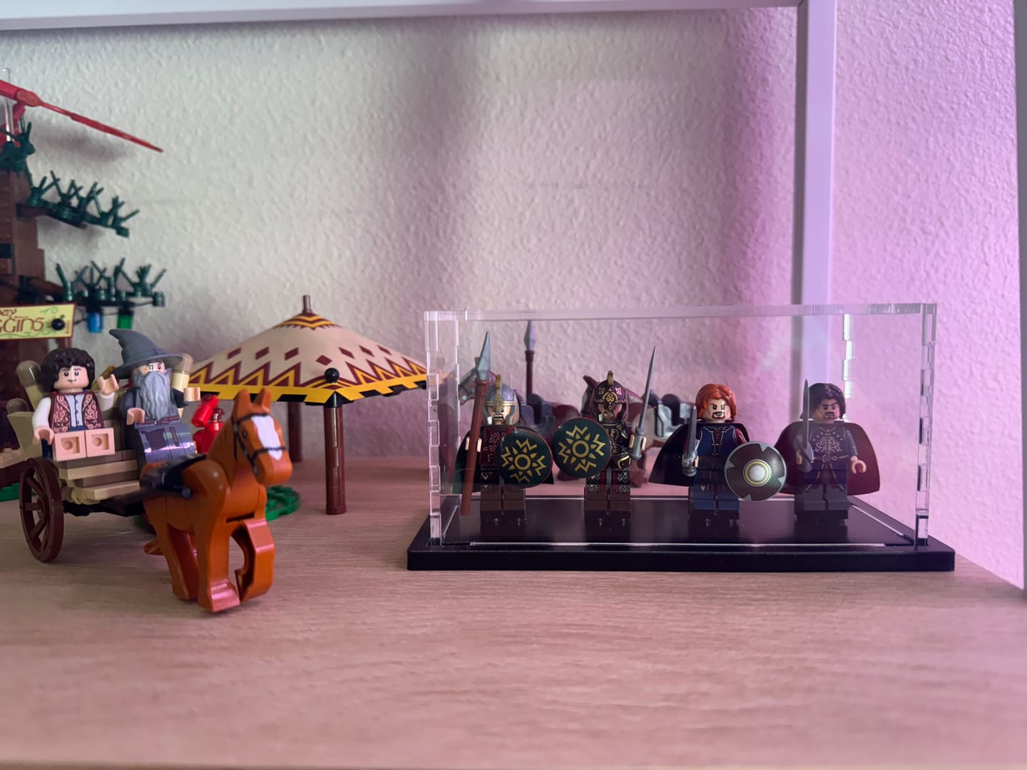 Customer photo review of Display Case for 4 LEGO® minifigures