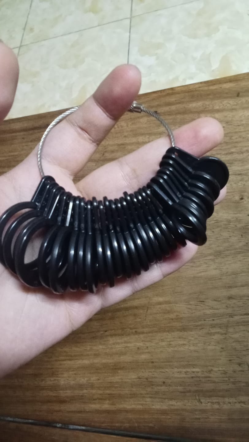 Customer photo review of B&CO Ring Sizer