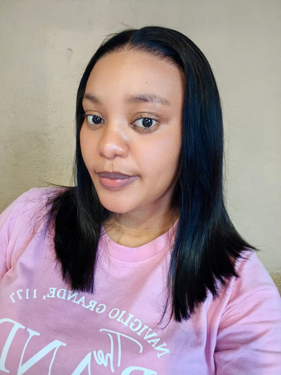 Customer photo review of Double Drawn Short Blunt Cut Glue-less 8 inch Bob Wig