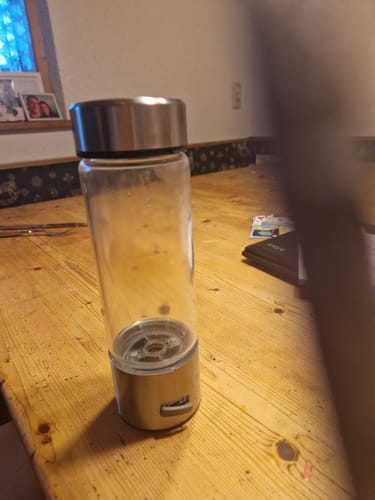 Customer photo review of Die Wasserstoff Wasserflasche für bessere Gesundheit & mehr Energie ''HydroVive'' - das Original