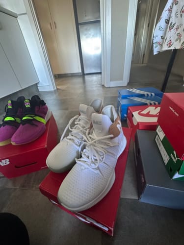 Customer photo review of New Balance Wmns OMN1S 'Reign'