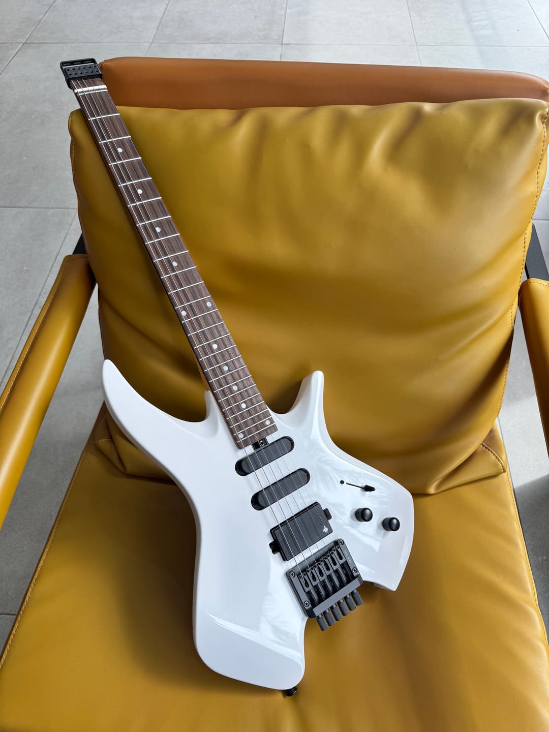 Customer photo review of Donner NHL-500 Headless Electric Guitar
