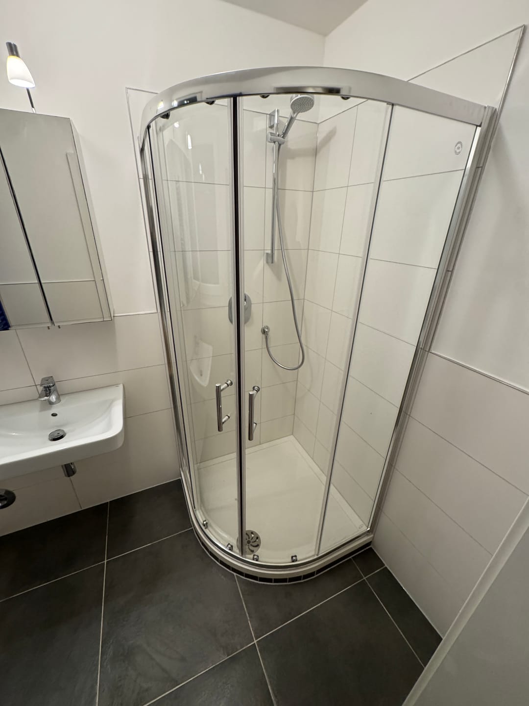 Customer photo review of SONNI Duschkabine Runddusche Schiebetür ESG Glastür 80/90/100cm Höhe 185cm /195cm Radius 55cm