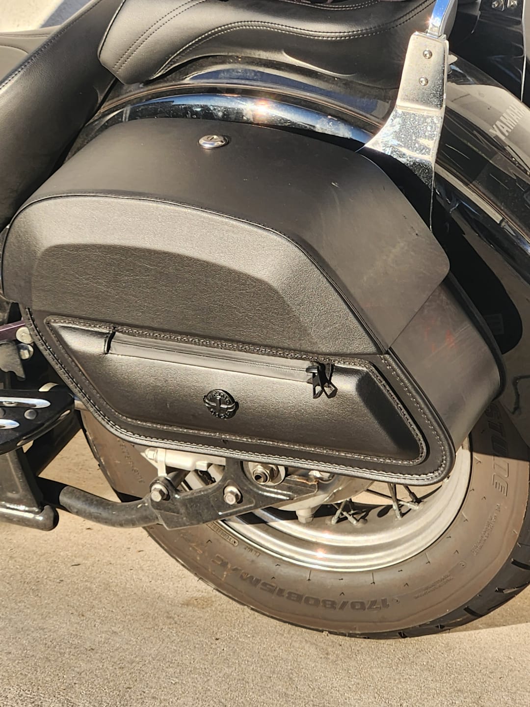 Customer photo review of 28L - Pantheon Medium Hard Mount Yamaha V Star 1100 Classic XVS11A Leather Motorcycle Saddlebags
