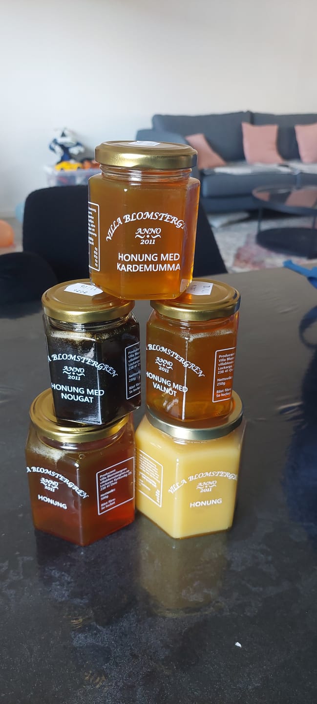 Customer photo review of Höstens honungspaket – 5 burkar + honungspinne & fri frakt! 🍯🍂