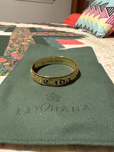 Customer photo review of 15mm Kamea Heirloom Personalized Bangle