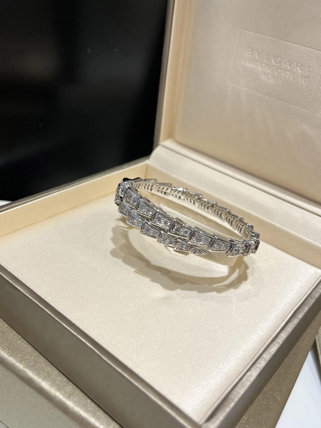 Customer photo review of AV Viper Essence Bracelet