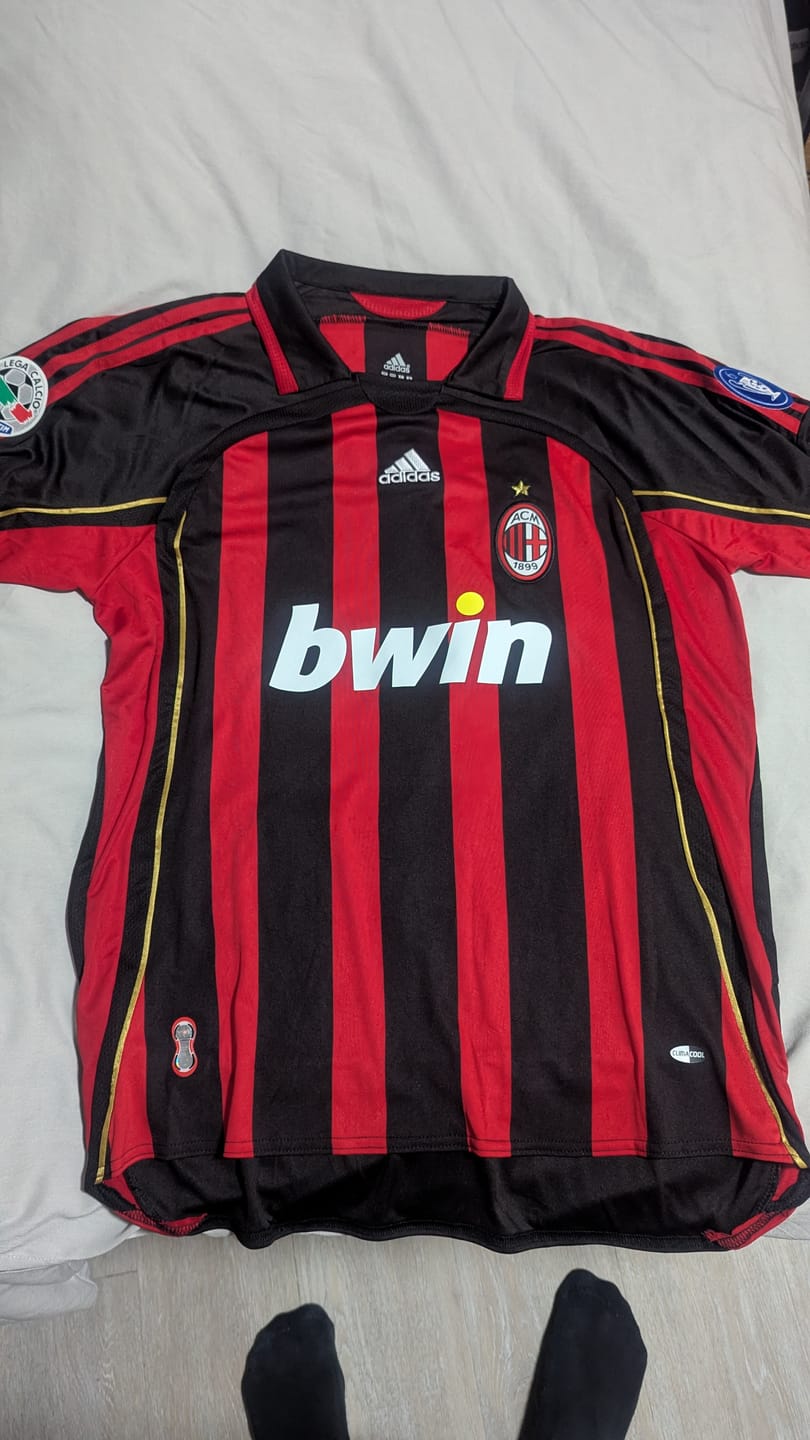 Customer photo review of Clarence Seedorf 10 – AC Milan 2008-2009 Home Gold Printing Retro Kit Jersey – | Trikot | Maillot