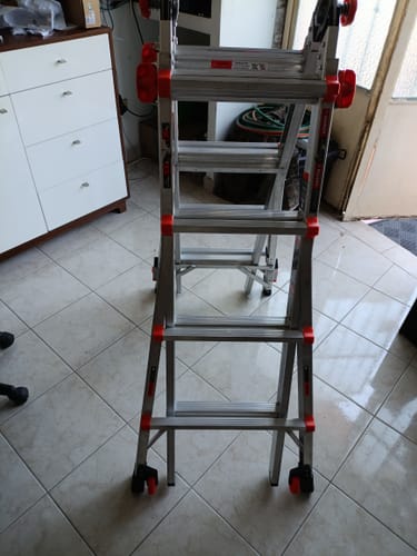 Customer photo review of Escalera de Aluminio Multiposición 17' (5.18 m) Tipo IA con Niveladores Megalite+ Little Giant 11537-801TH (Demo)