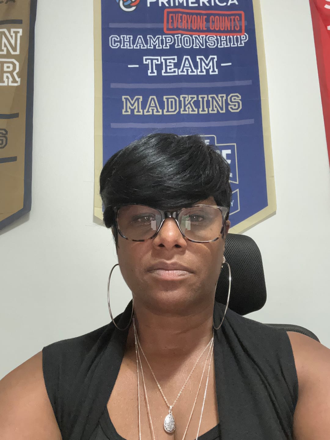 Customer photo review of Freetress Equal Full Wig - CHARLIE