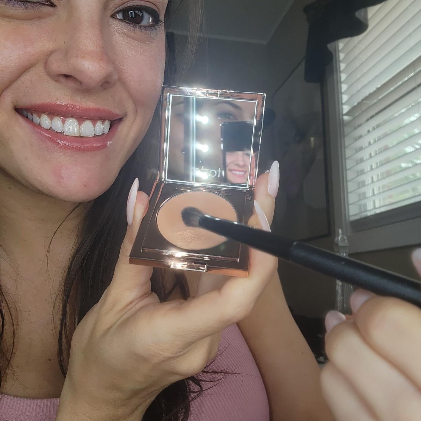 Customer photo review of Corrector Antiedad Instantáneo