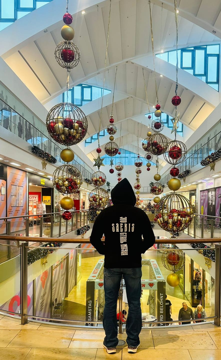 Customer photo review of KREST Herren Zip Hoodie schwarz mit Reißverschluss by SAEBIS®