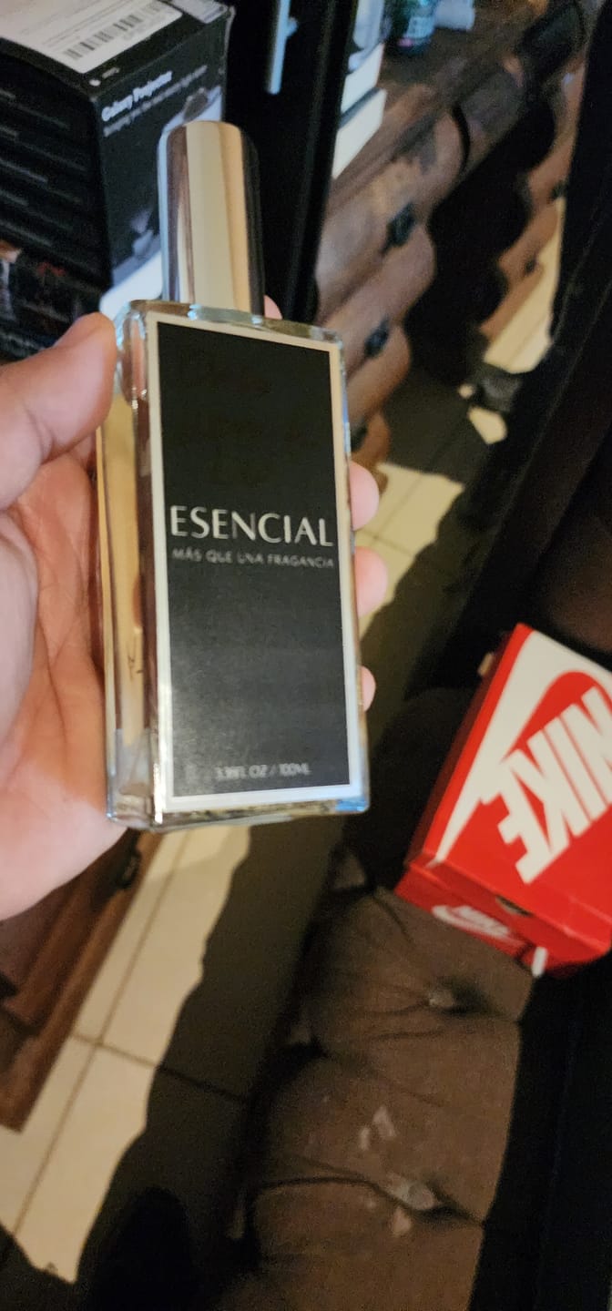 Customer photo review of H059 Inspirado en: 212 Vip Black - Carolina Herrera