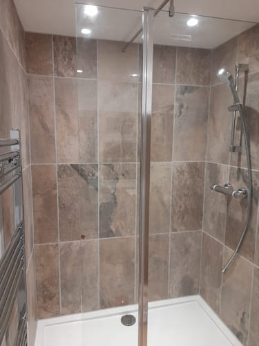 Customer photo review of 1400mm x 800mm Walk-In 8mm Enclosure & Stone Shower Tray
