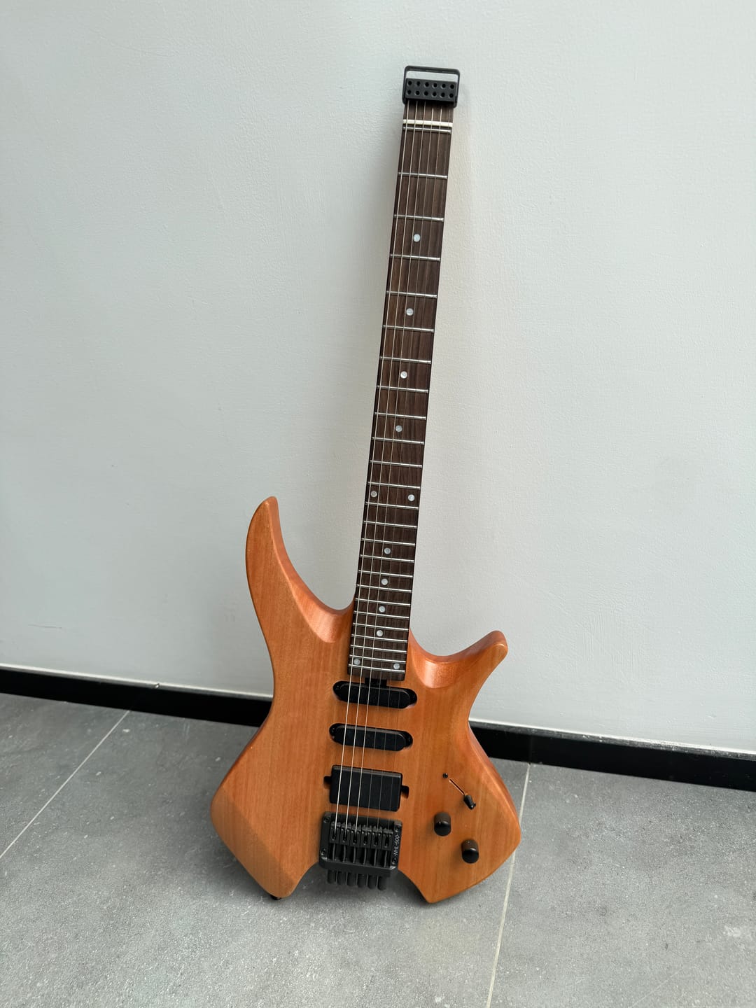 Customer photo review of Donner NHL-500 Headless Electric Guitar