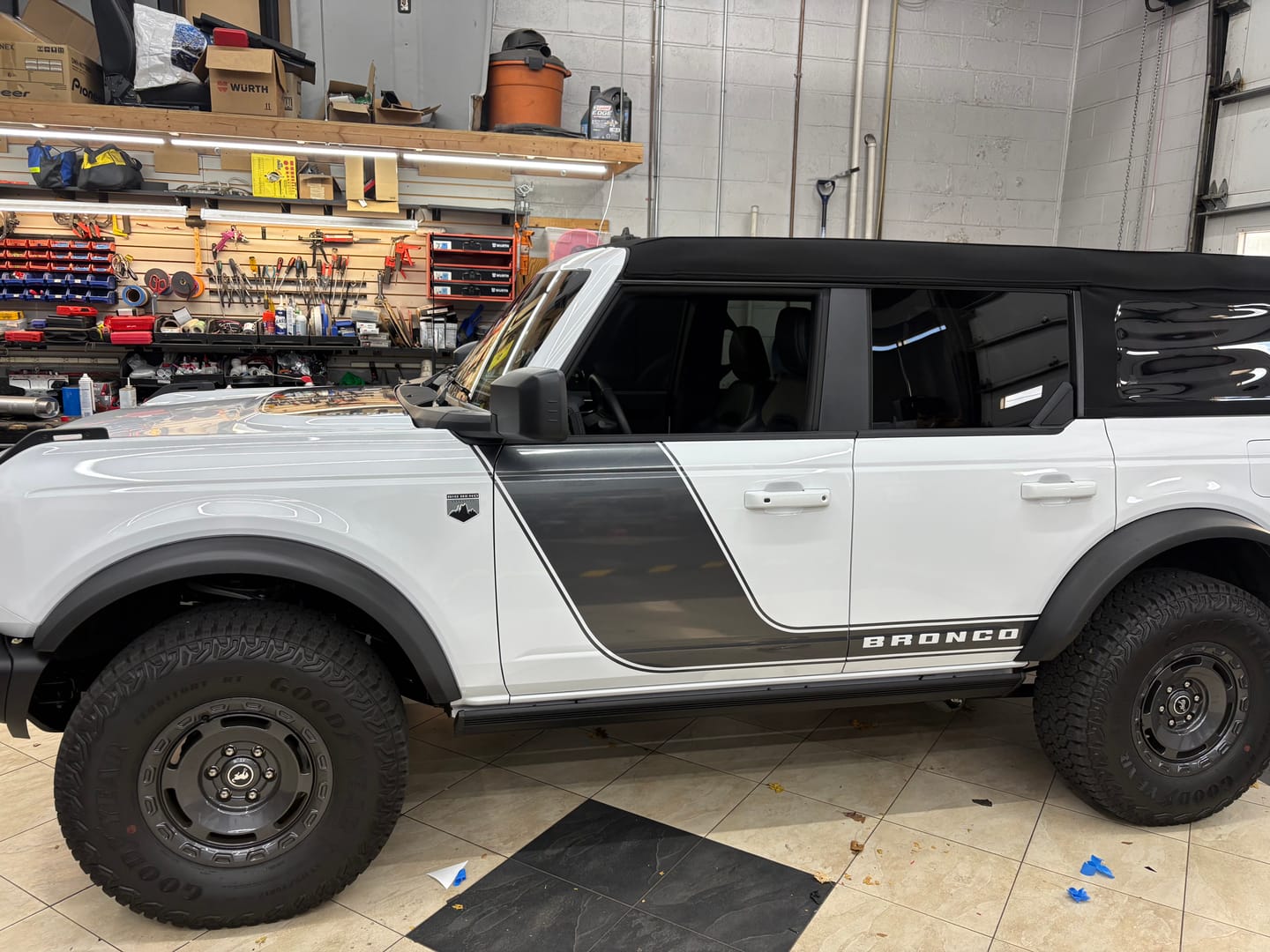 Customer photo review of Ford Bronco OEM Color-Matched Door Handle Cover Set (2/4 Doors)