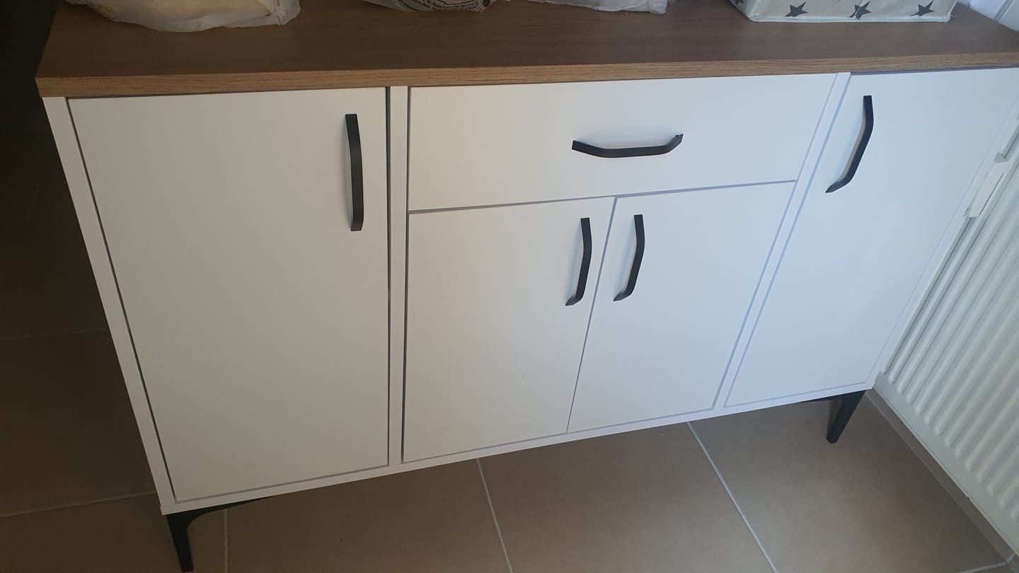 Customer photo review of Rani JE136 Kahve Köşesi Çok Amaçlı Dolap 4 Kapaklı 1 Çekmeceli Kiler Mutfak Dolabı Beyaz - Sepet Ceviz