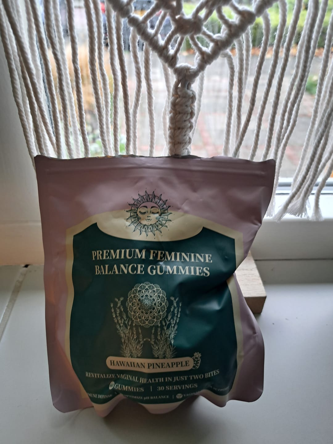Customer photo review of Pineapple Vaginal Probiotic Gummies - pH Balance & Freshness Support