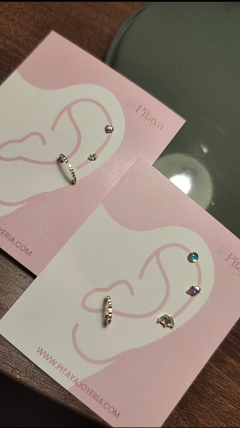 Customer photo review of Piercing Mini Diamante