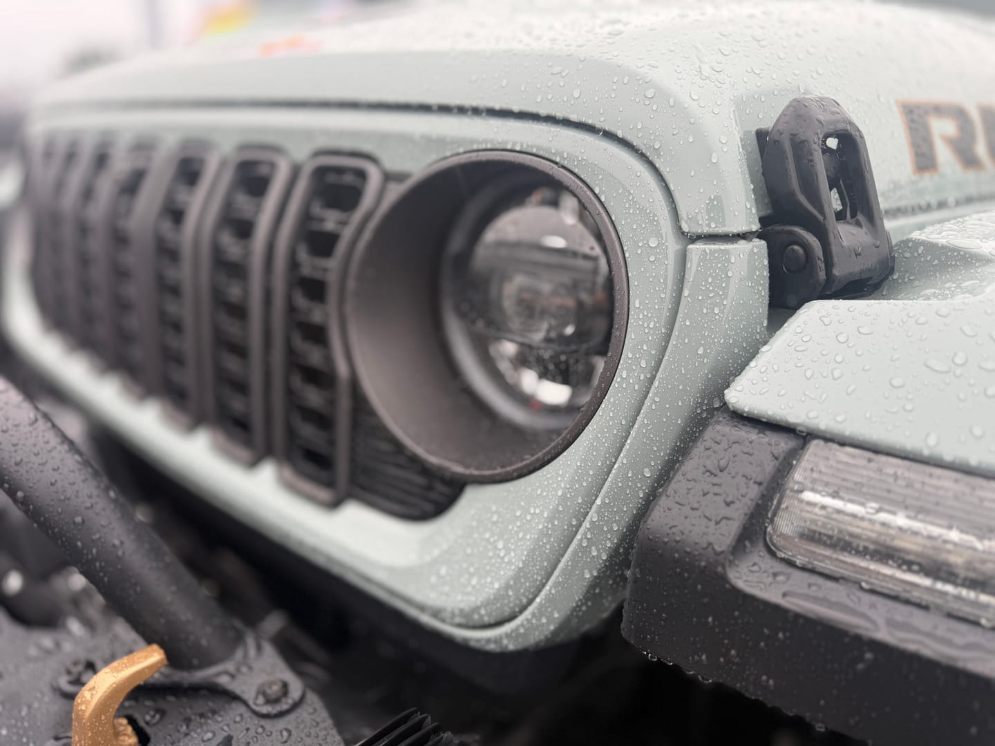 Customer photo review of 18-25 OEM Color Matched Front Grille for Wrangler JL/Gladiator JT