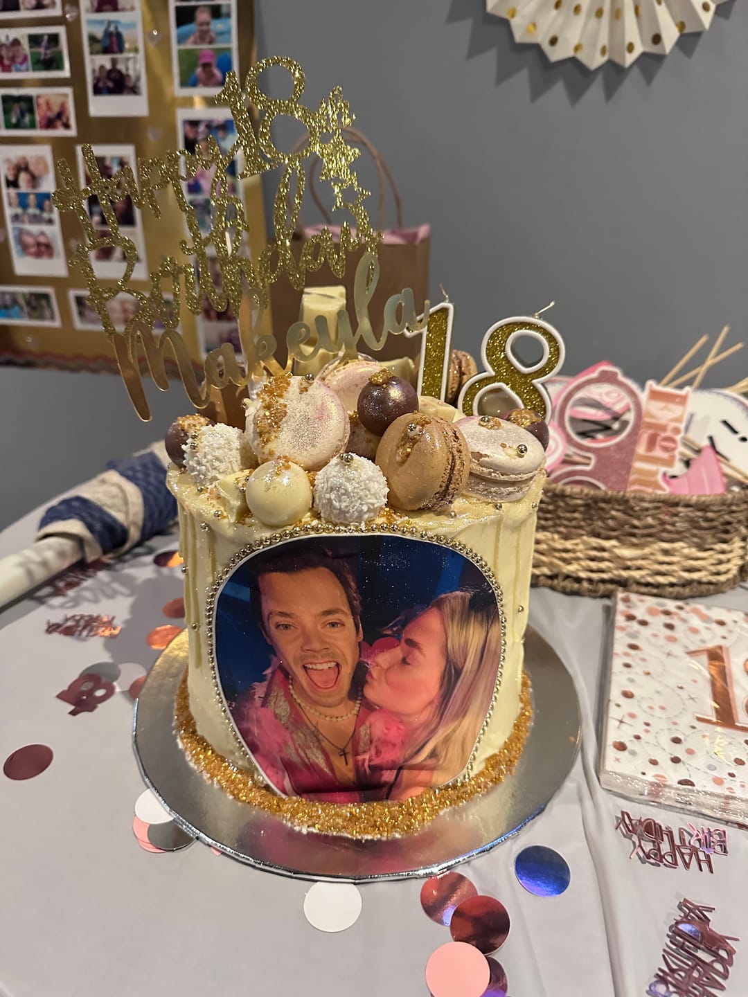 Customer photo review of 15 cm Round Custom Edible Icing Image