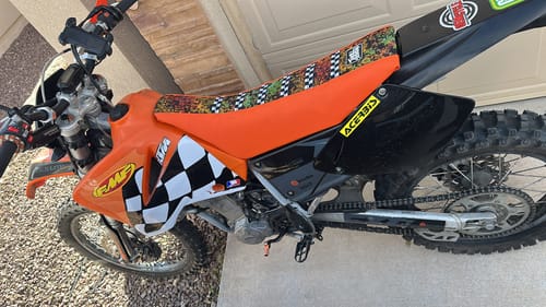 Customer photo review of Custom Seat Cover: 2002 KTM 520 EXC